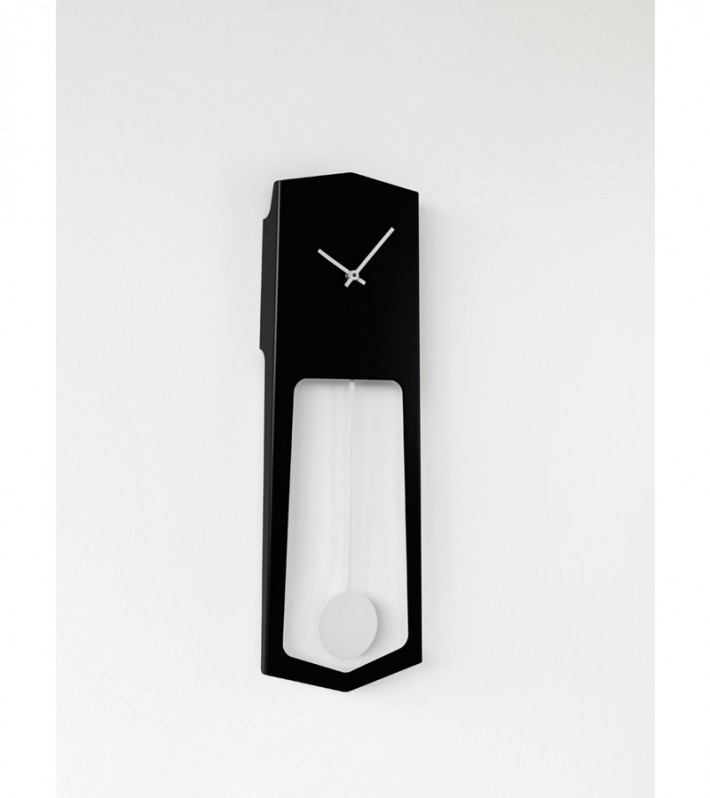 Design klokken van Finse ontwerper Ari Kanerva - AIKA klok zwart - ARCHANA.NL #arikanerva #clocks