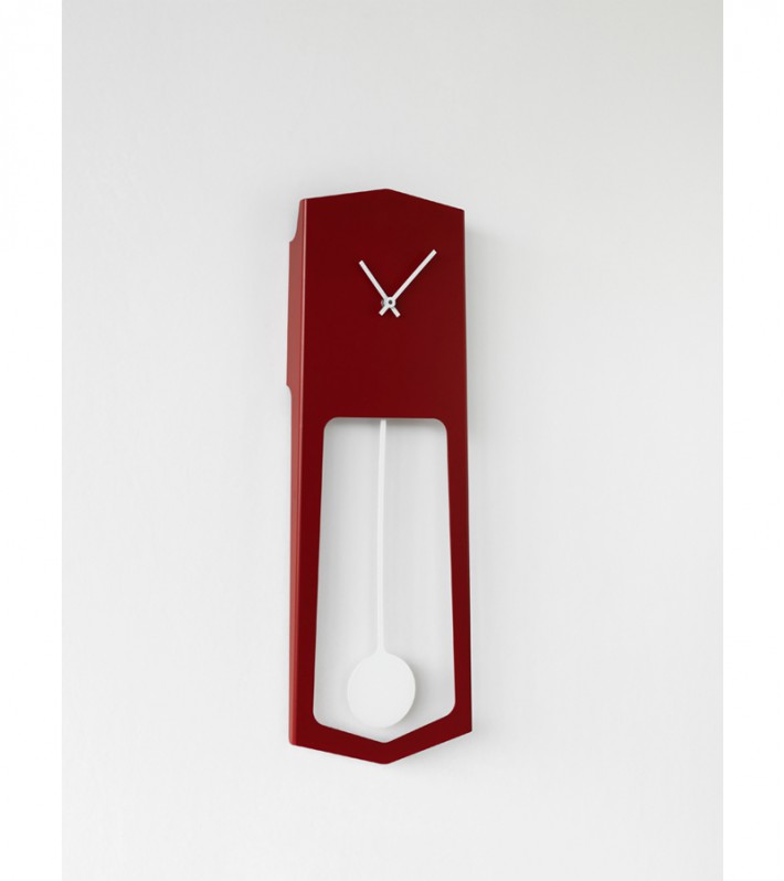 Design klokken van Finse ontwerper Ari Kanerva - AIKA klok rood - ARCHANA.NL #arikanerva #clocks