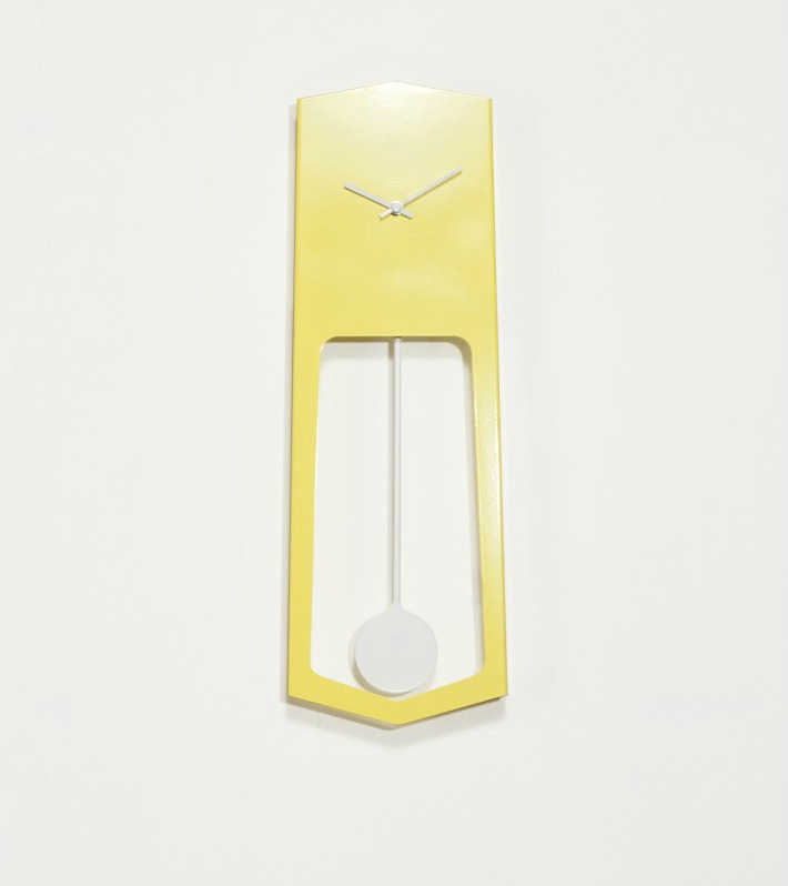 Design klokken van Finse ontwerper Ari Kanerva - AIKA klok geel - ARCHANA.NL #arikanerva #clocks