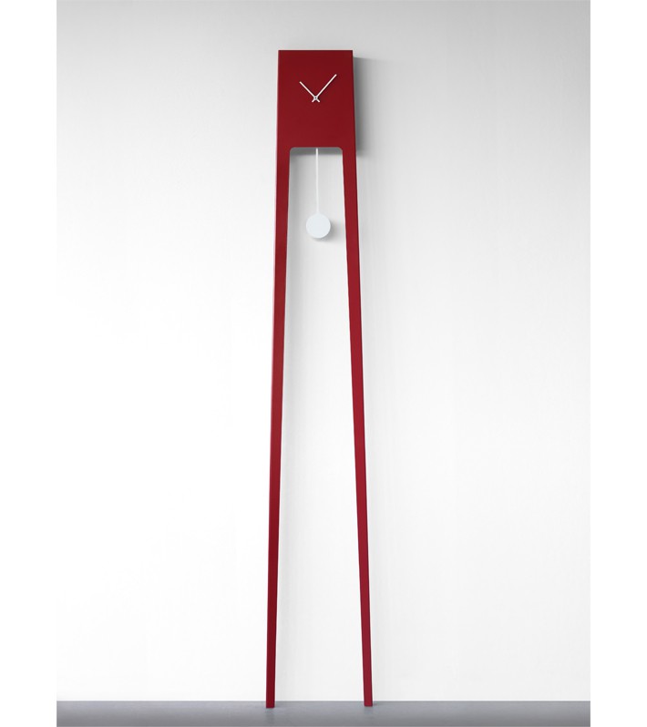 Design klokken van Finse ontwerper Ari Kanerva - TIUKU klok rood - ARCHANA.NL #arikanerva #clocks