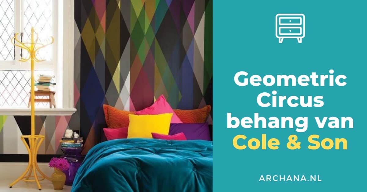 Geometric Circus behang van Cole & Son. Circus is a striking large-scale wallpaper panel of overlapping multi-coloured harlequins. Panels can be repeated around a room for an immersive, kaleidoscope of colour or used singularly as a feature. - ARCHANA.NL #wallpaper #coleandson